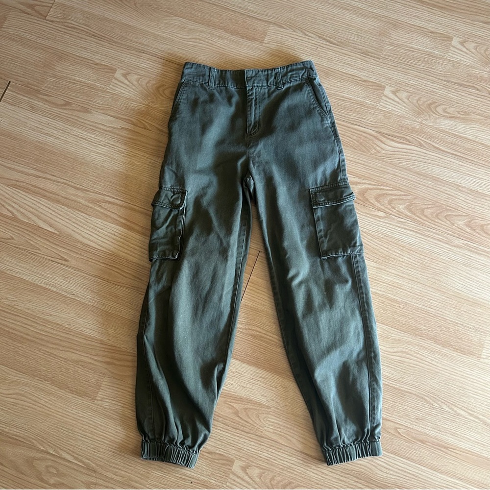 Forever 21 Forest Green Cargo Casual Tapered Pants Women’s Small